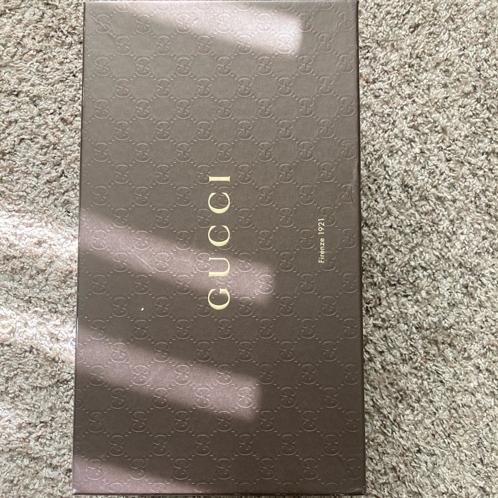 Gucci Shoe - Picture 7 of 7